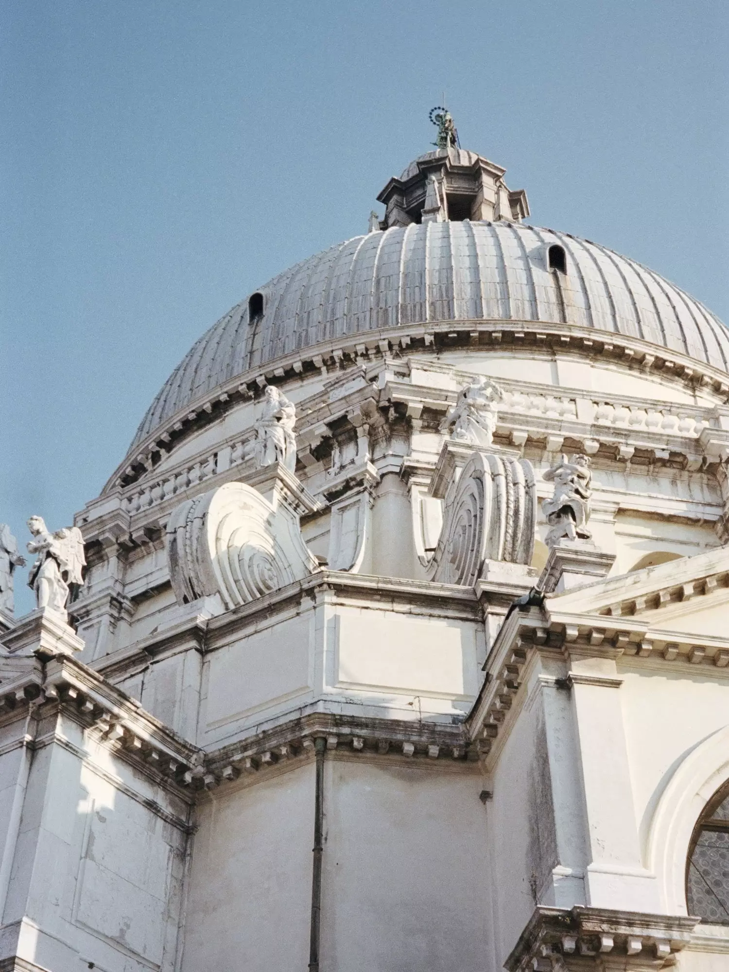 Kubah basilika Santa Maria della Salute