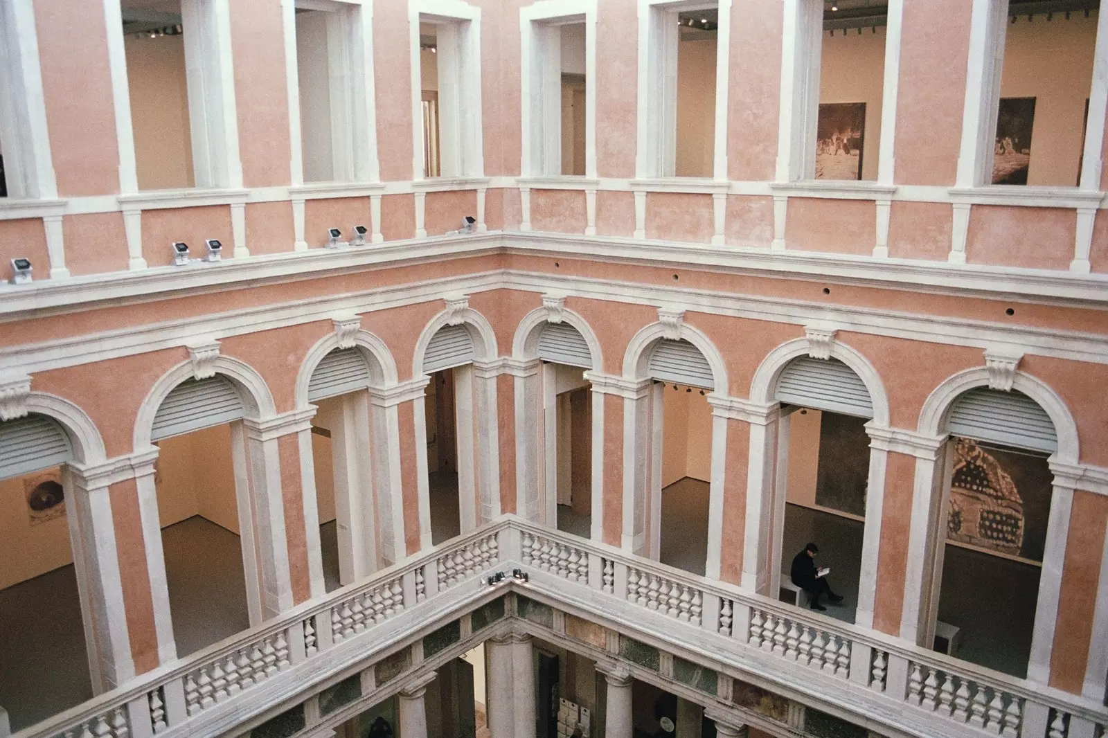 Palazzo Grassi ikooniline Veneetsia roosa toon