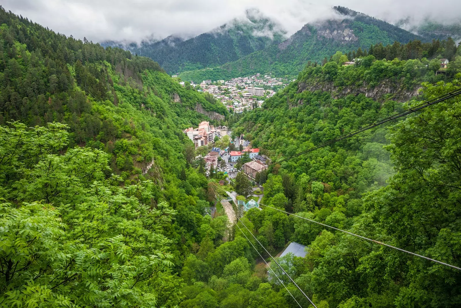 Borjomi terkenal dengan air mineralnya