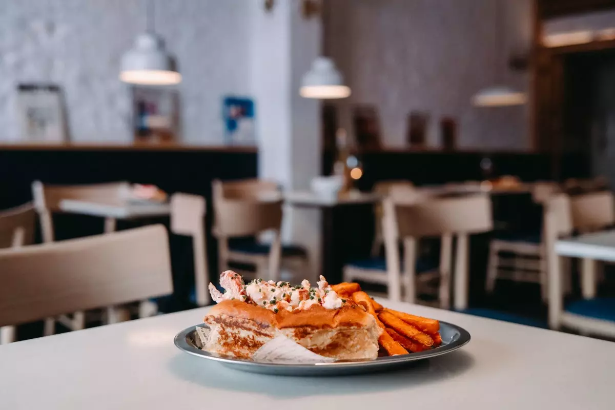 Từ Anh đến Madrid với điểm dừng chân ở Barcelona The Fish Chips Shop