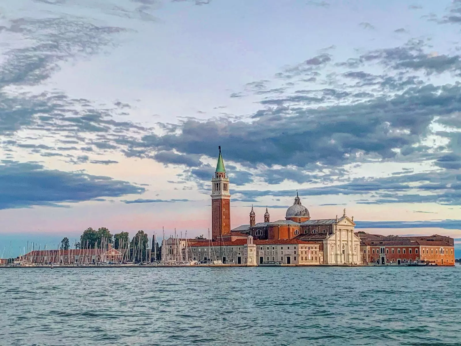 Yali Glass il fascino eterno del vetro di Murano