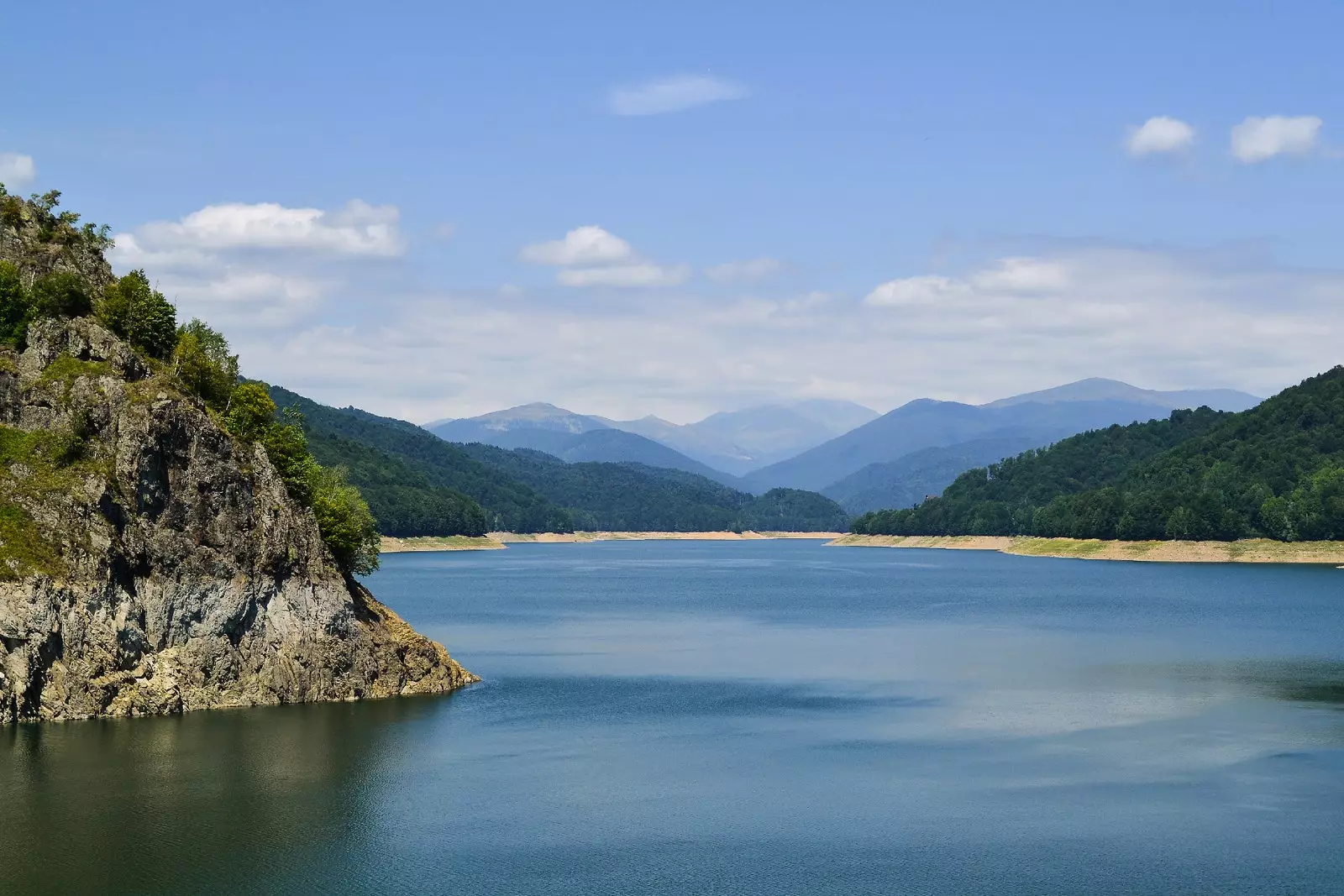 Jezero Vidraru