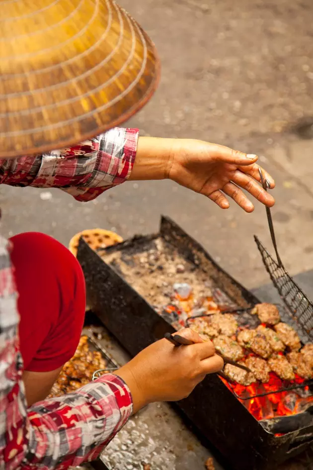 Makanan jalanan di Hanoi