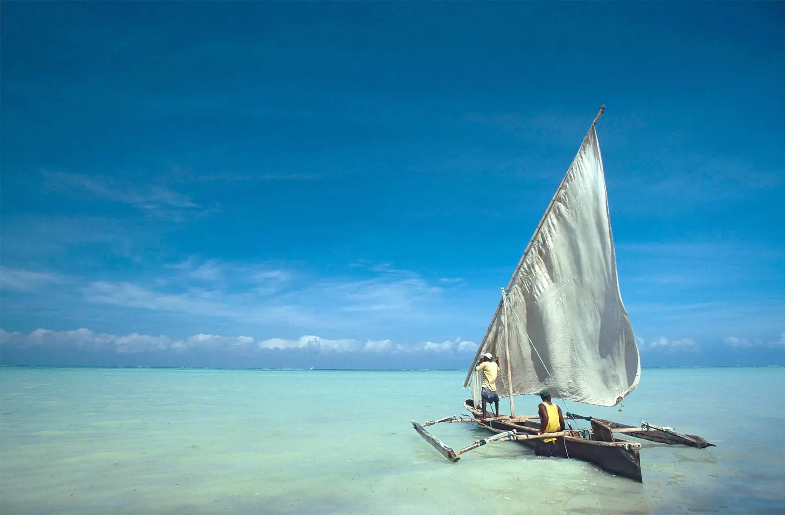 dhow di laut