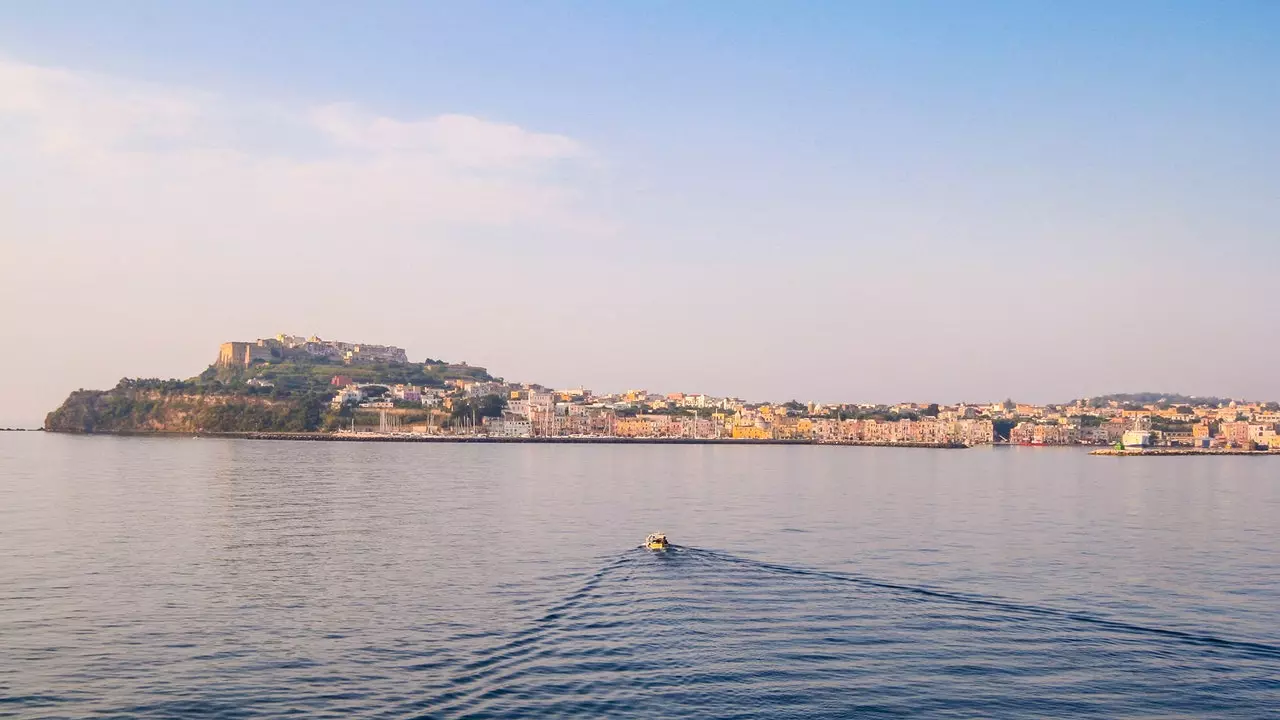 Procida, parajsa italiane që po kërkonit