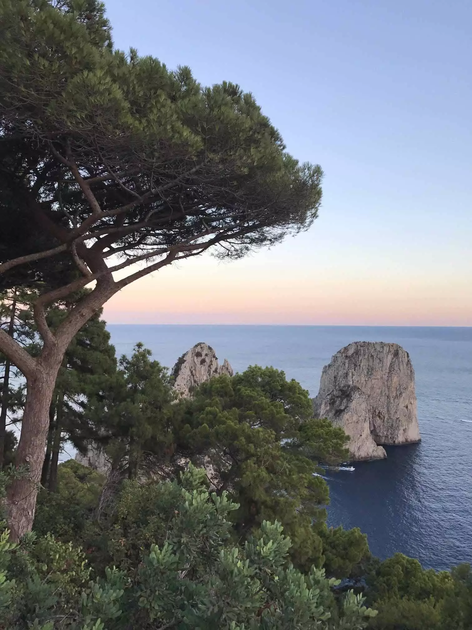 Punctul de belvedere din Punta Tragara o oprire esentiala