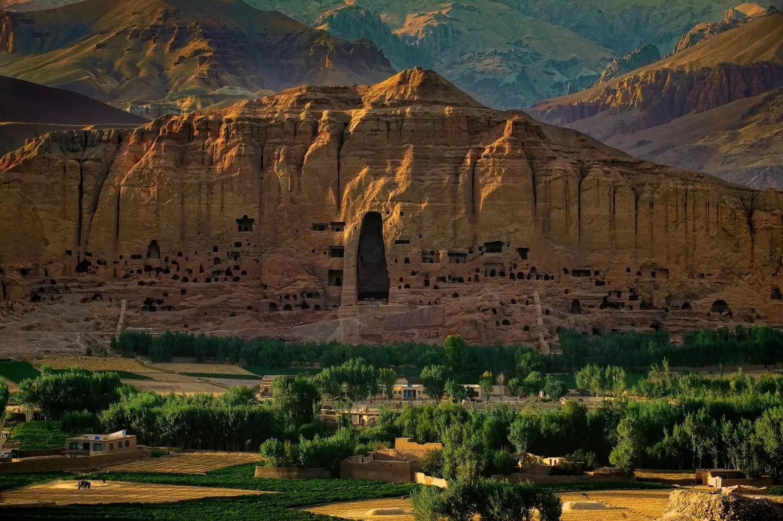 Taliban Bamiyan qayalıqlarında fiziki, lakin bəşəriyyət tarixində mədəni boşluq buraxdı.