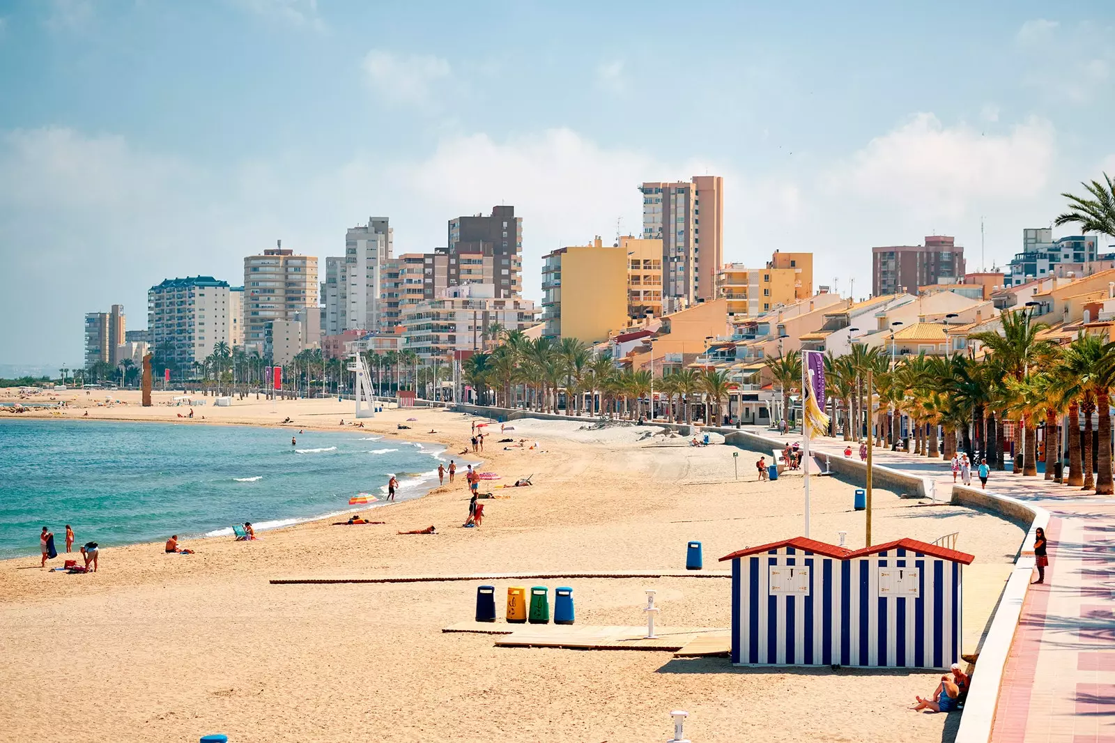 Pemandangan umum pantai di El Campello