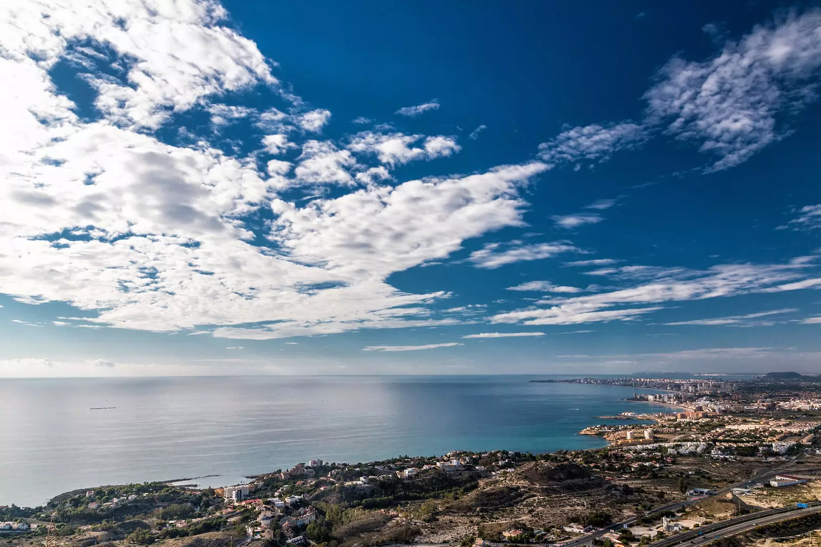 Why spend the summer in El Campello