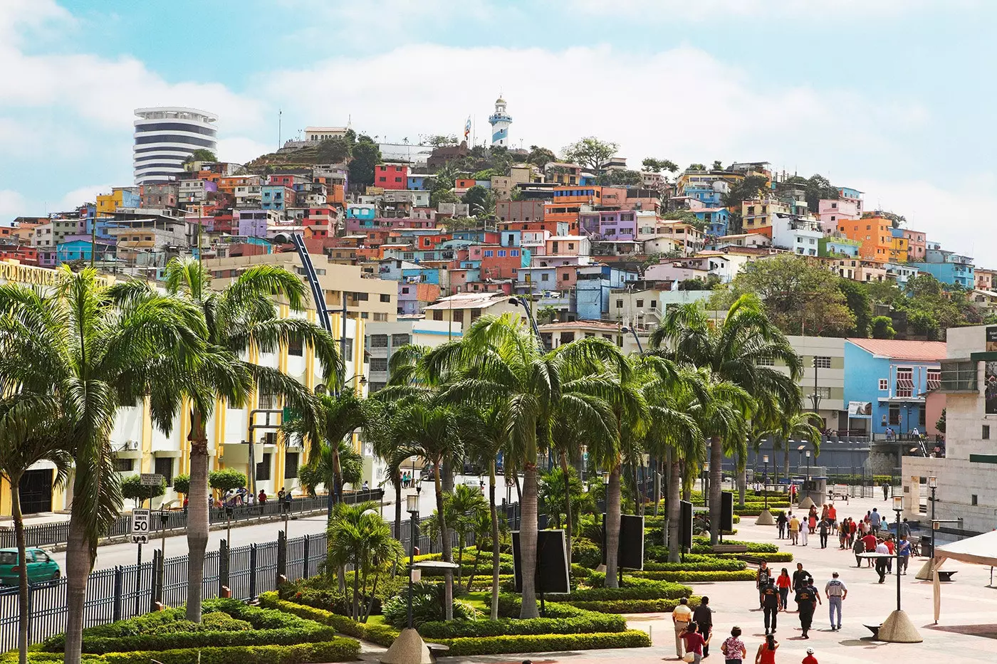 Promenada Guayaquil cu vedere la Las Peñas