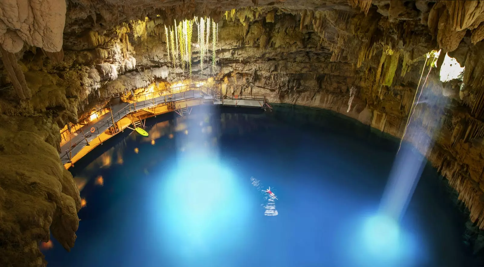 Chukum Ha nýja cenote í Yucatan.