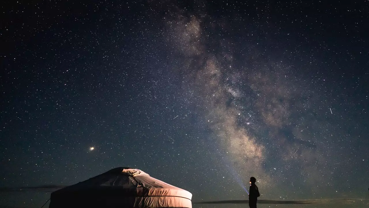 مانند یک عشایر در مغولستان زندگی کنید