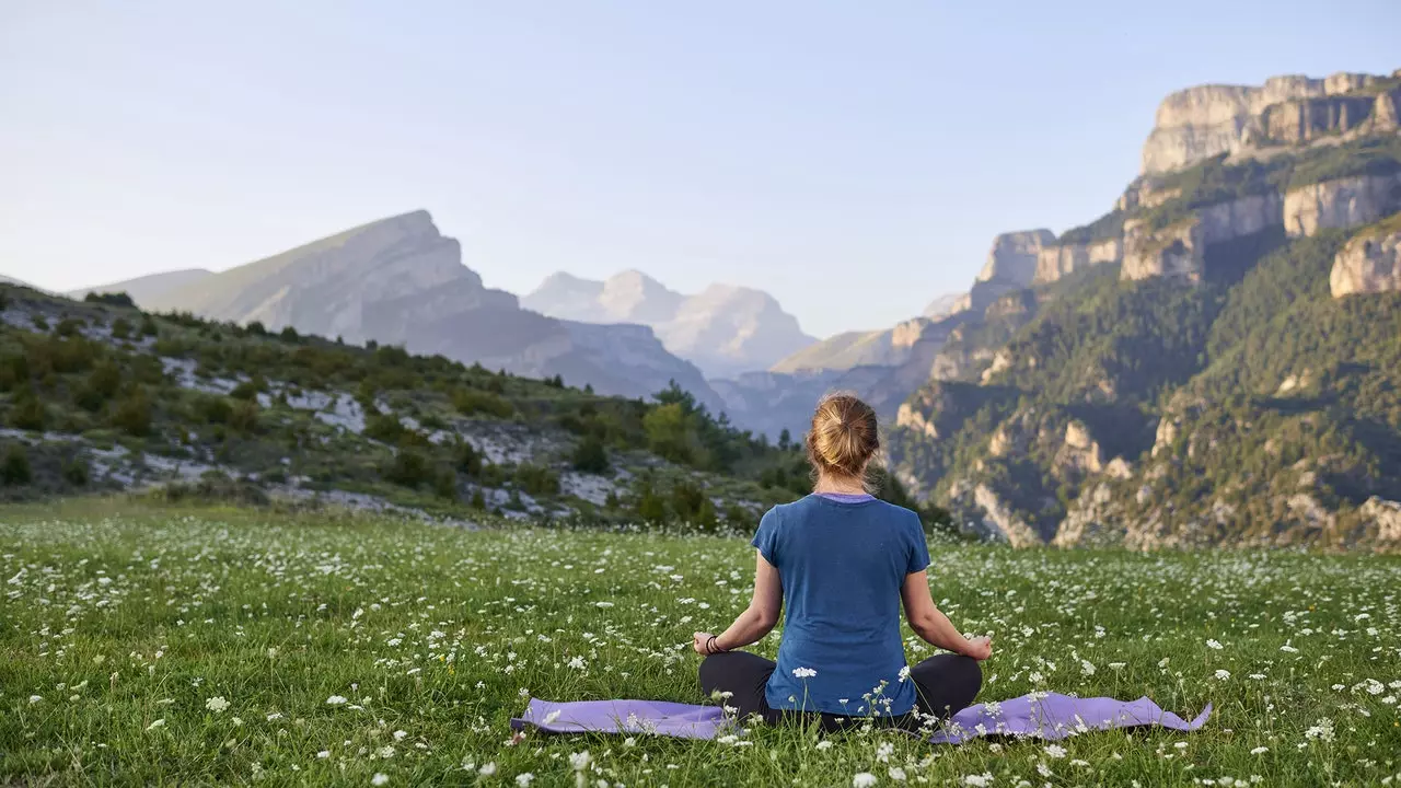 Casa Cuadrau: Monte Perdidoda yoga, san'at va tabiat