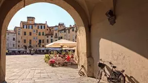 Lucca na bicykli: Toskánske modré leto