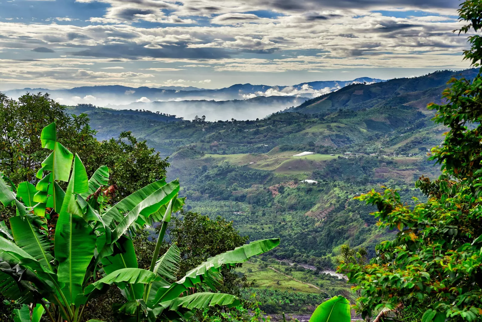 Andean Landschaft laanscht de Magdalena River.