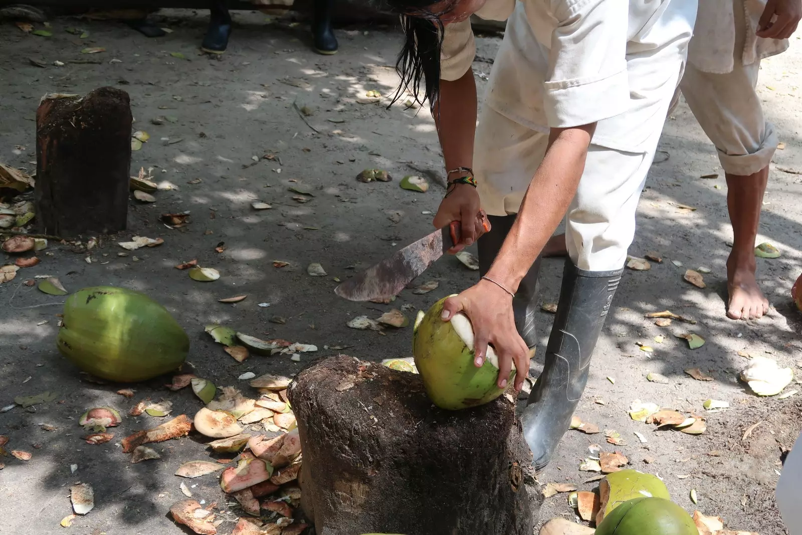 Laigua de coco que et donar la vida.