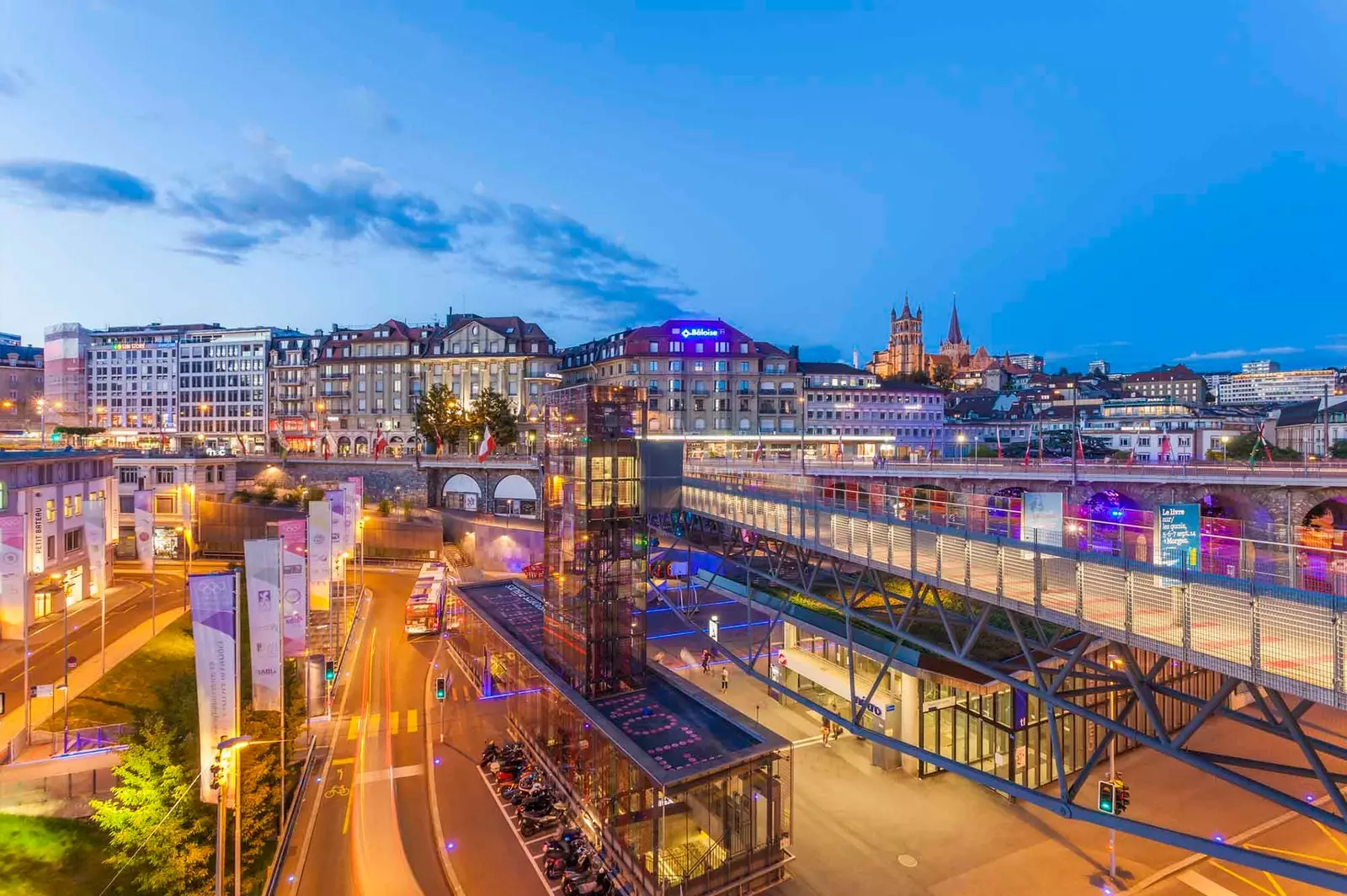 Lausanne bei Nacht