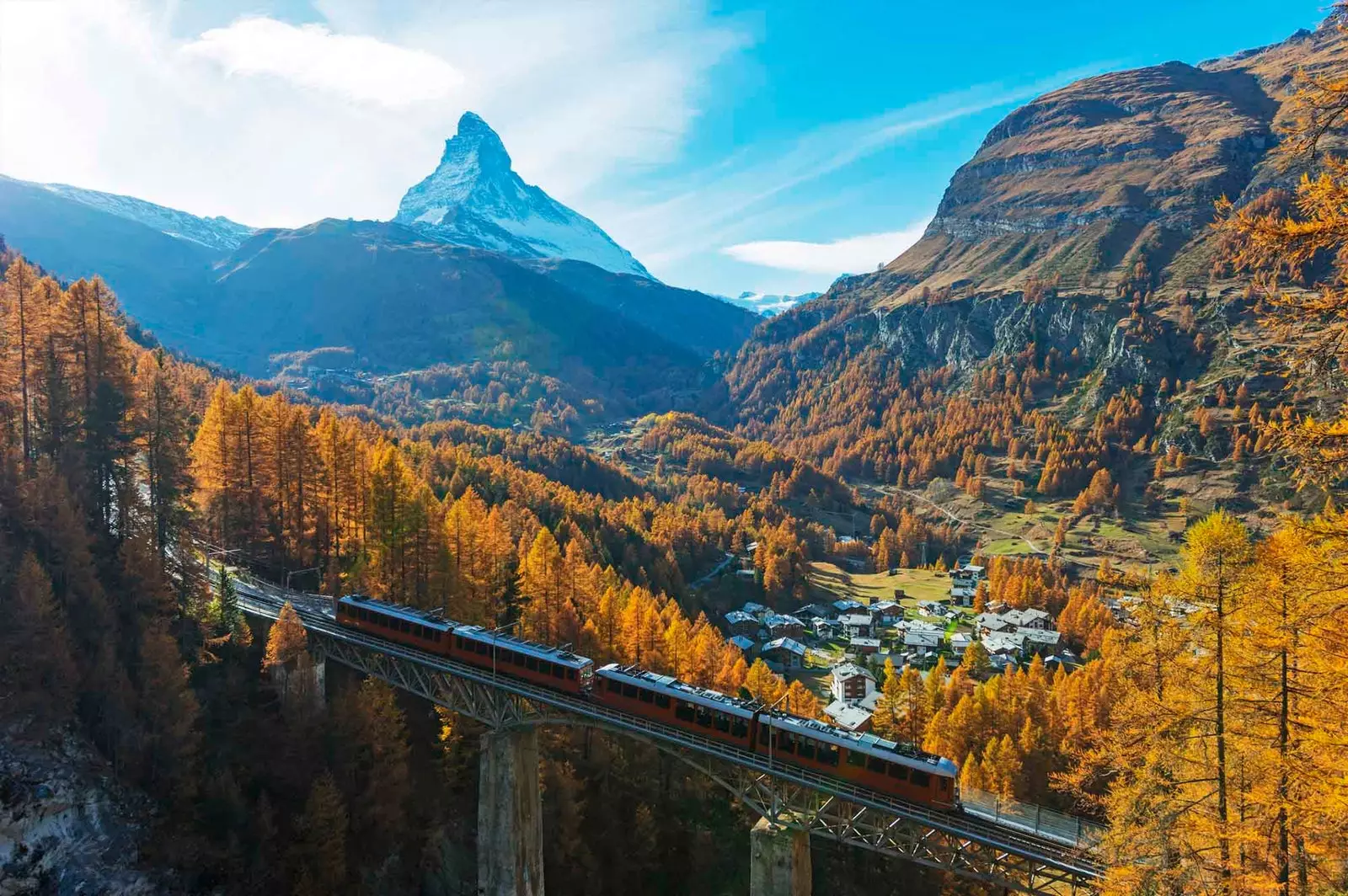 tren zermatt me materialinhorn në sfond