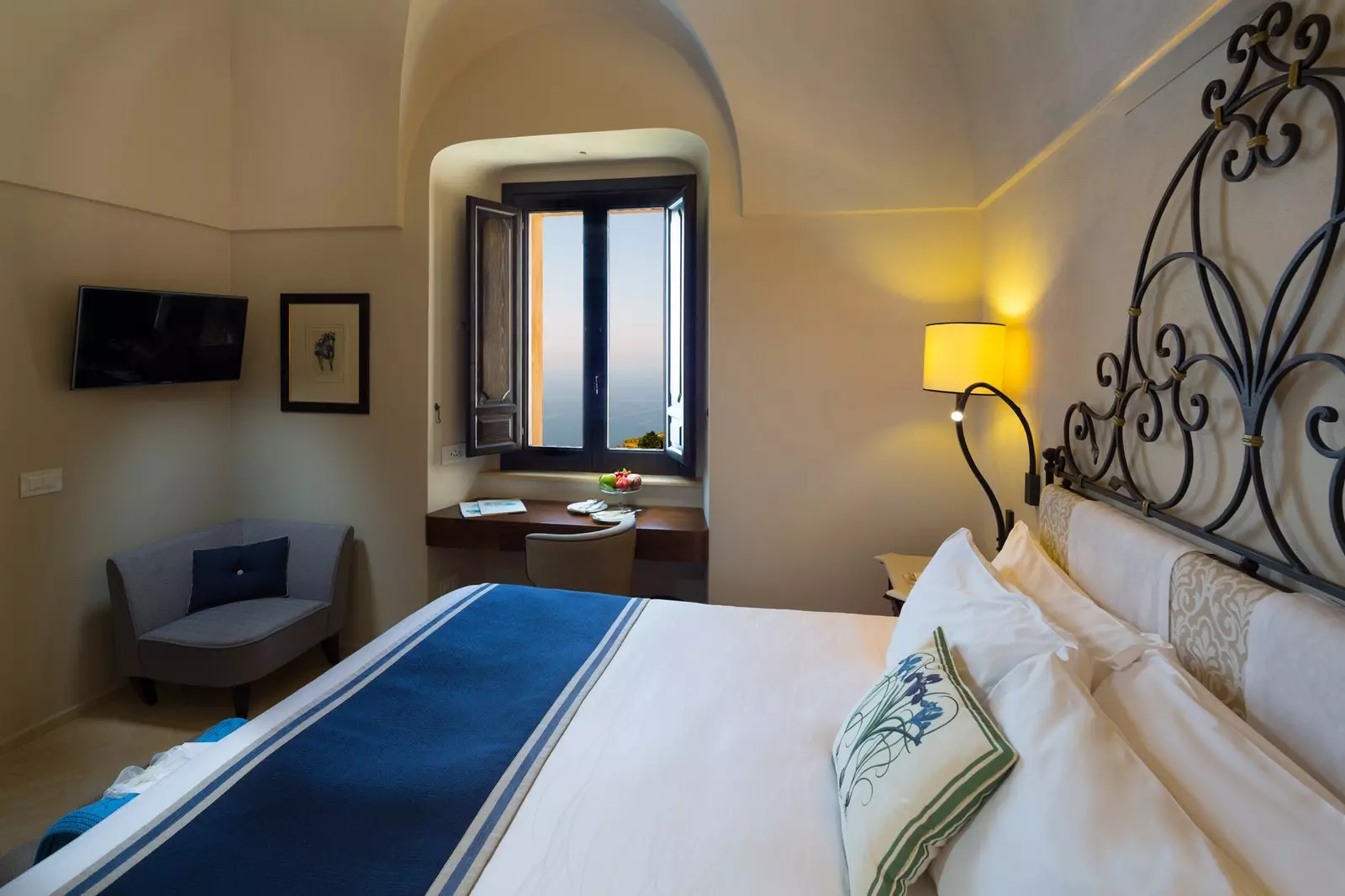 Tá Mainistir Santa Rosa suite idir Amalfi agus Positano