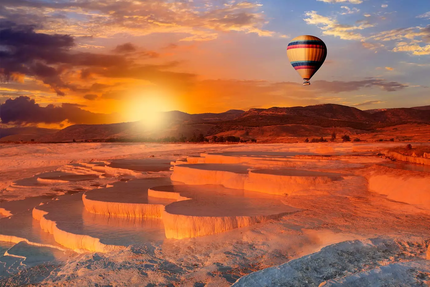 Pamukkale fjallið sem breytist með himninum