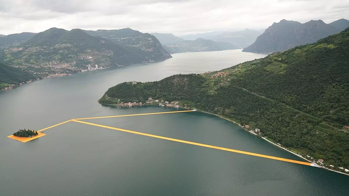 Iseo, Itālijas ezers, kur var staigāt pa ūdeni