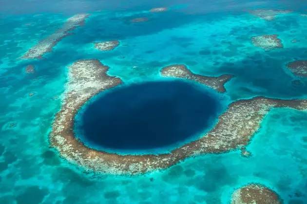 Cenote Biru Hebat