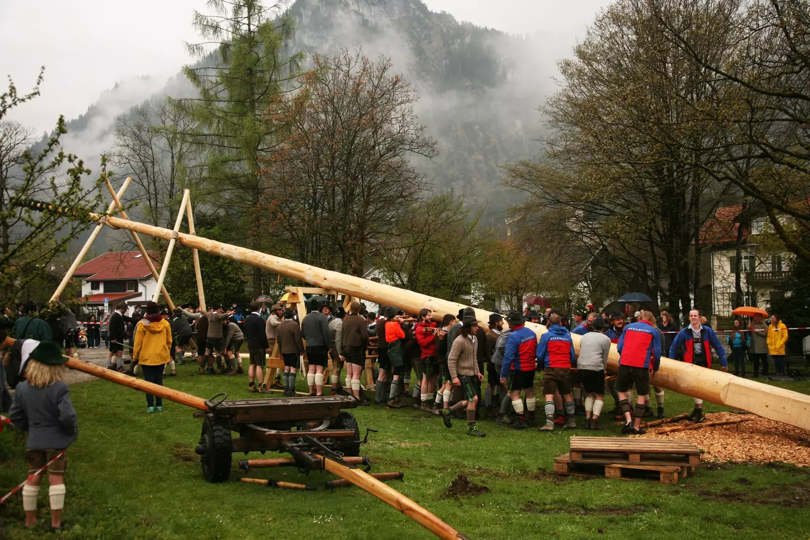 Shina la Mei linakaribisha majira ya kuchipua katika eneo hili la Bavaria