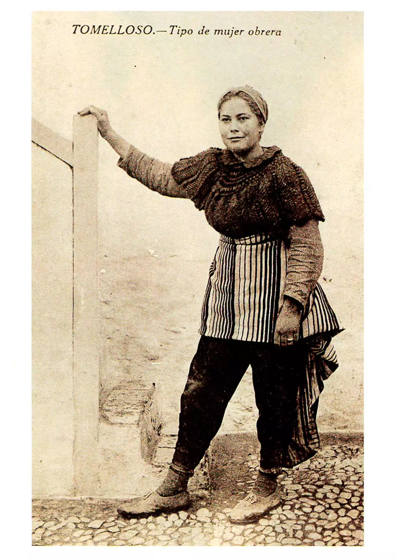 The curious history of the women of Tomelloso, pioneers in wearing long pants in Spain