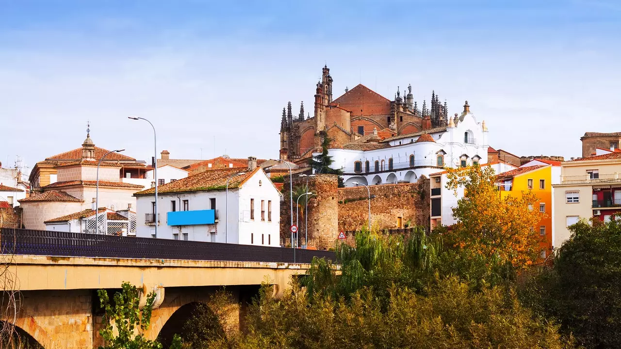 Plasencia: Cluiche na gcathaoireacha na Spáinne Meánaoise