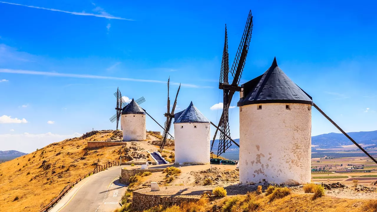 Lộ trình qua La Mancha của cối xay gió: Consuegra