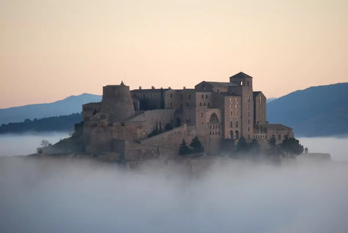 Parador Cardona