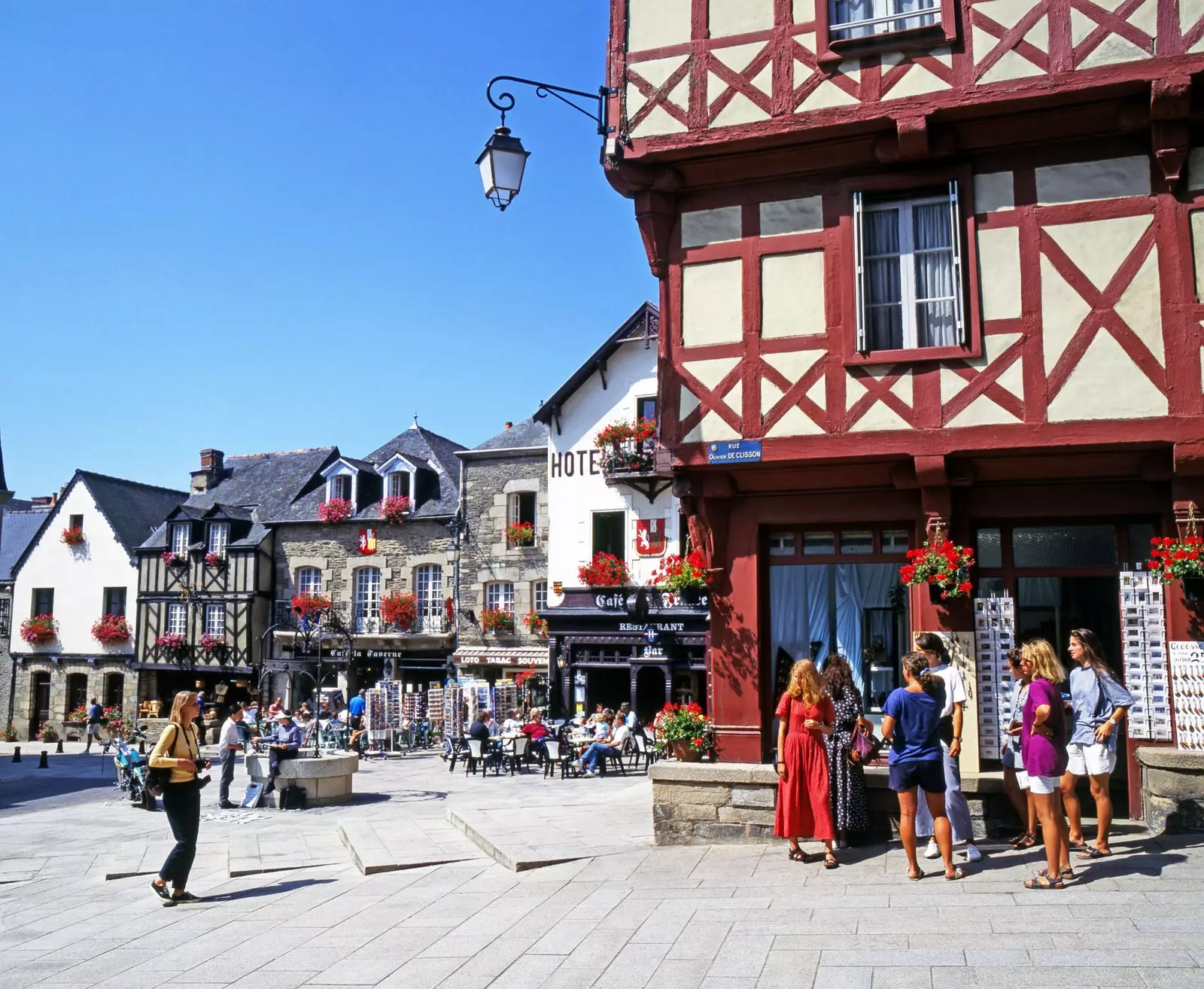 Halleffamilljenhaiser am bretoneschen Duerf Josselin