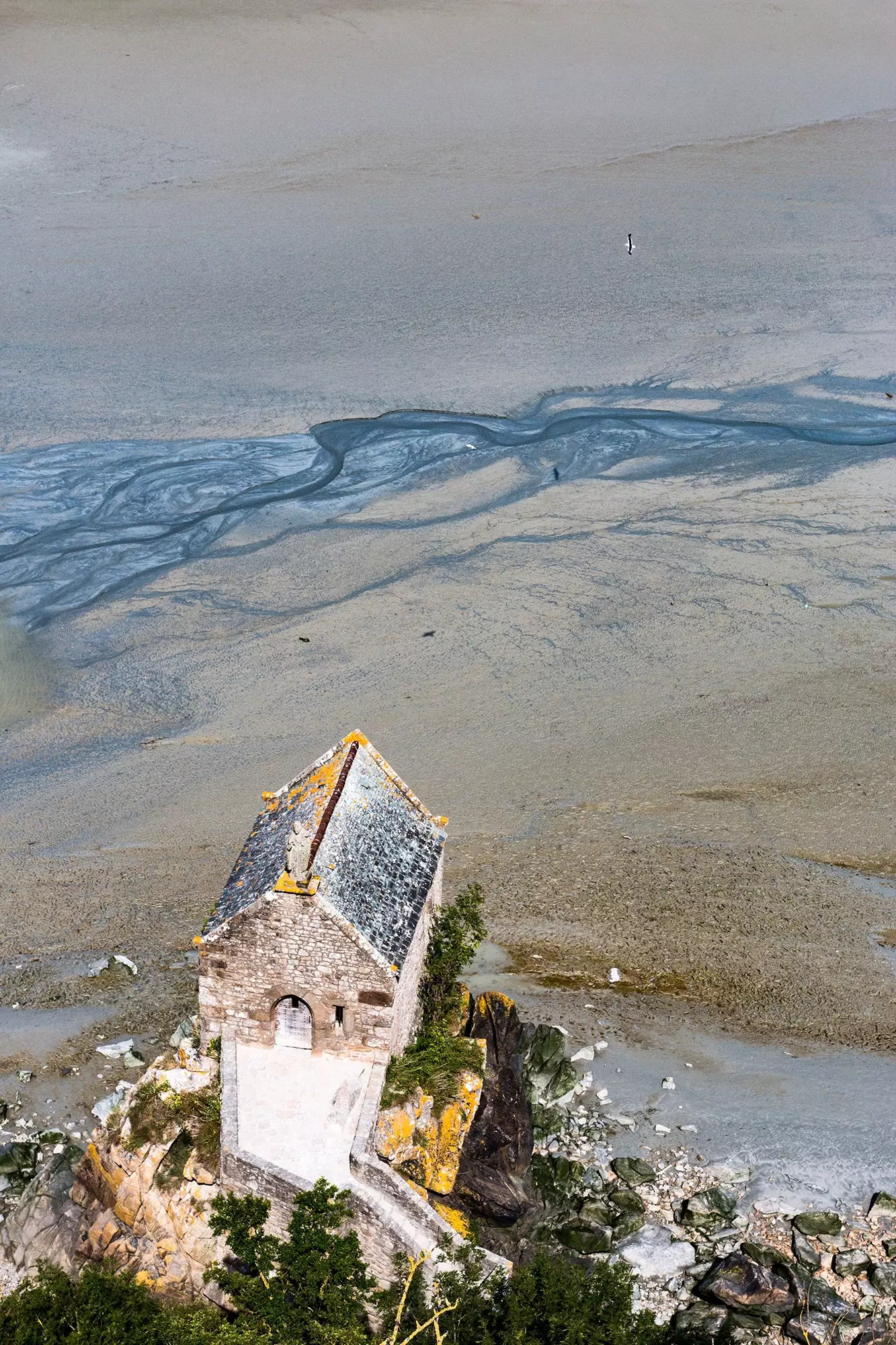 Petita abadia dedicada a Saint Aubert