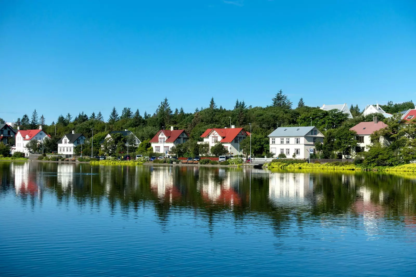 Lac Tjornin.