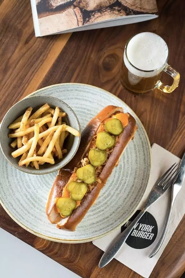 Opskriften på hotdogen fra den smukkeste restaurant i verden