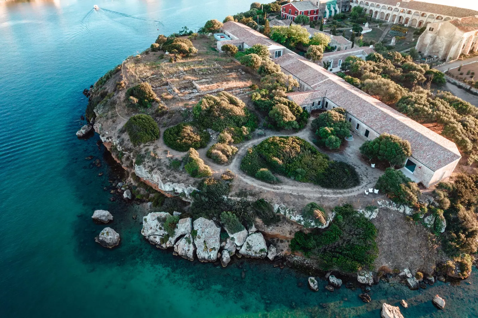 Pulau Raja. Hauser Wirth Minorca