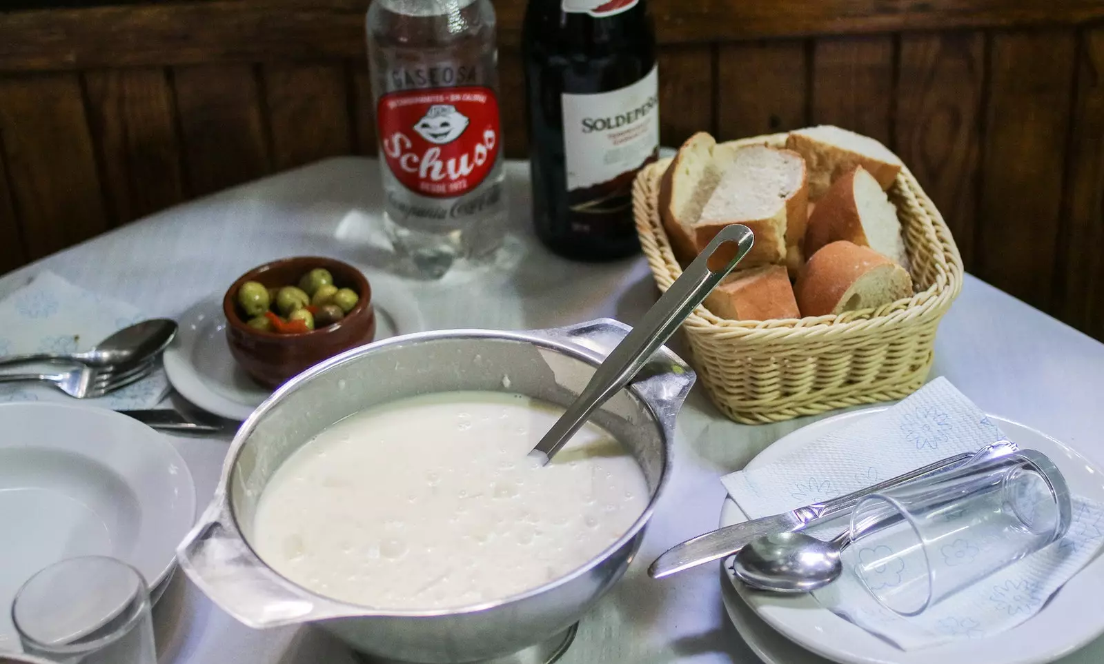 Et ass net Gazpacho, et ass Gazpachuelo an dëst ass seng Malaga Streck