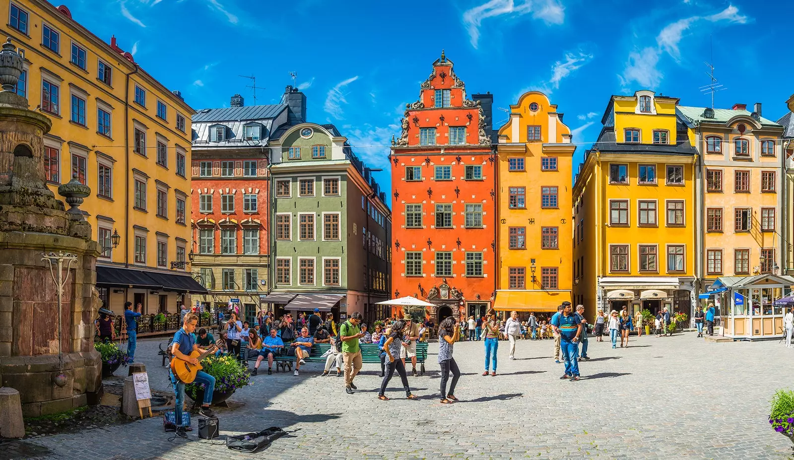 Stockholm percutian musim bunga di tepi Laut Baltik