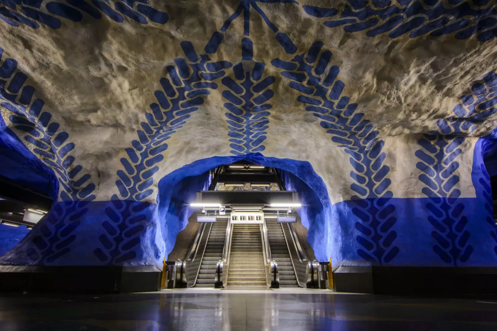 Metrô de Estocolmo.