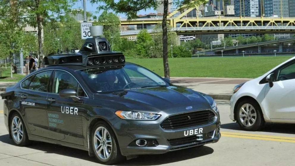 Amerikas Savienotajās Valstīs jau apgrozās pirmās Uber automašīnas bez vadītāja