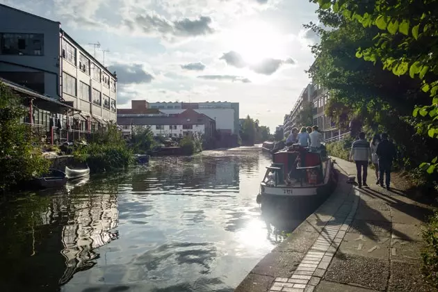 Wie heeft er geen zin in een wandeling langs het kanaal?