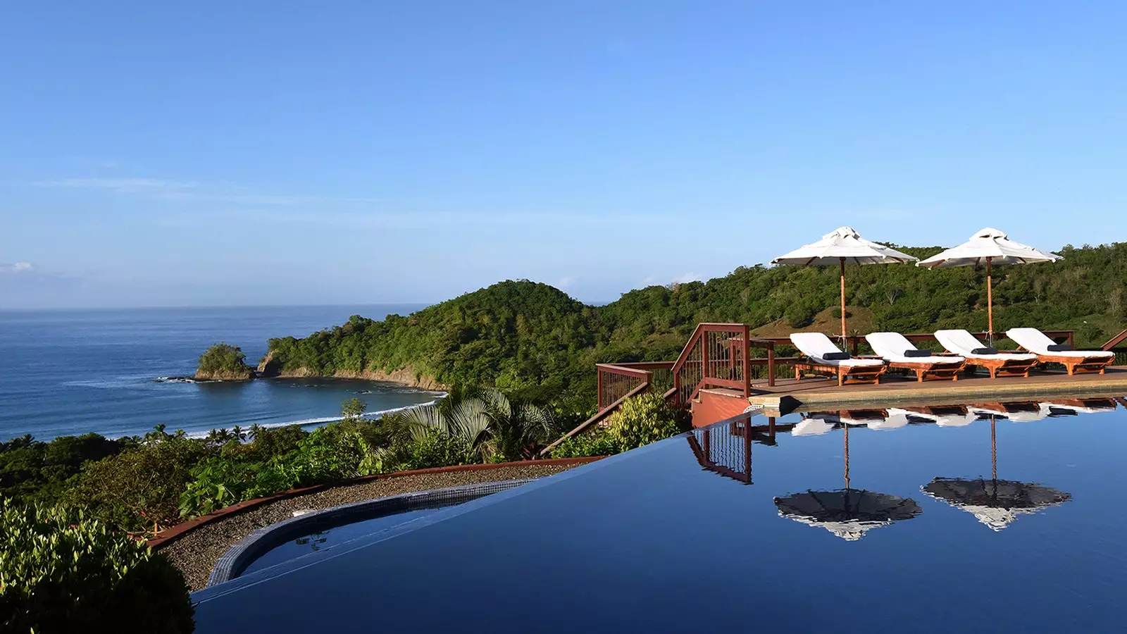 Infinity Edge Pool am Punta Islita Hotel.