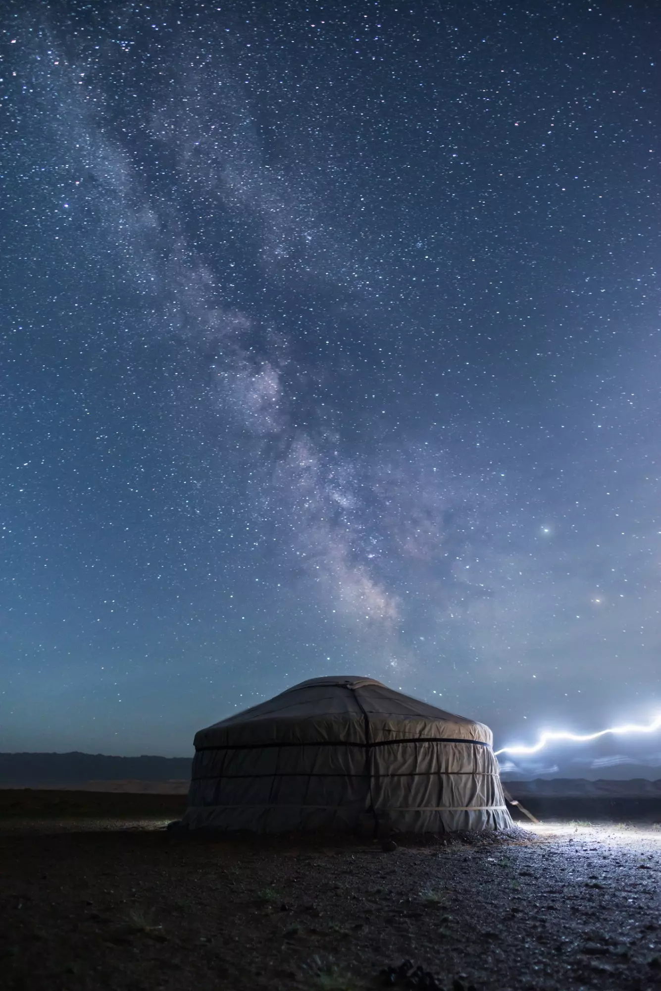 Der Sternenhimmel in der Wüste Gobi ist beeindruckend.