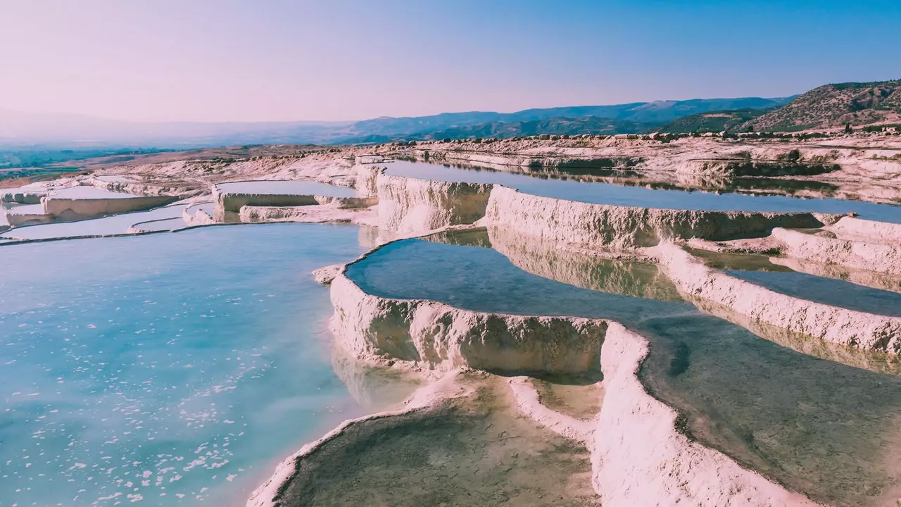 Pamukkale, dip ya kipekee ya mafuta duniani