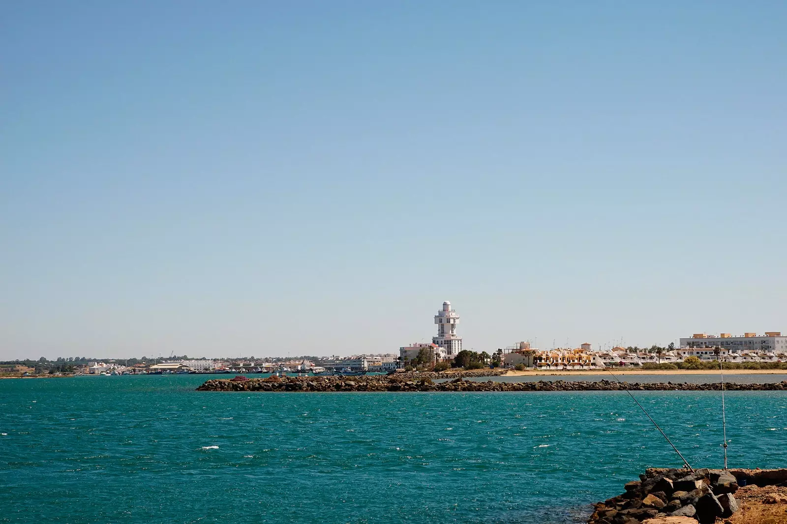 نبدأ في Isla Cristina على بعد 7 كم فقط من البرتغال