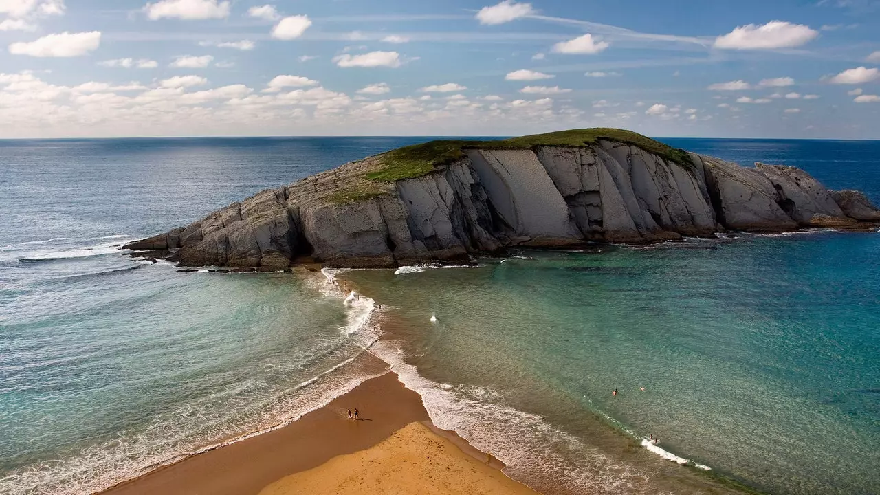 Penki dalykai, kuriuos turėtumėte žinoti prieš maudydamiesi Atlanto vandenyne