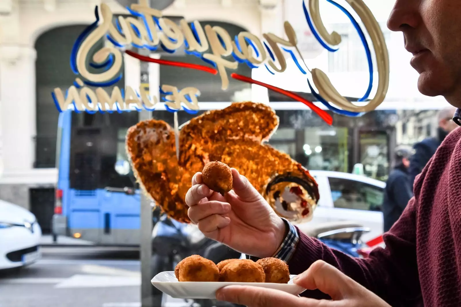 El Gran Clavel und seine Kroketten auf der Gran Vía in Madrid