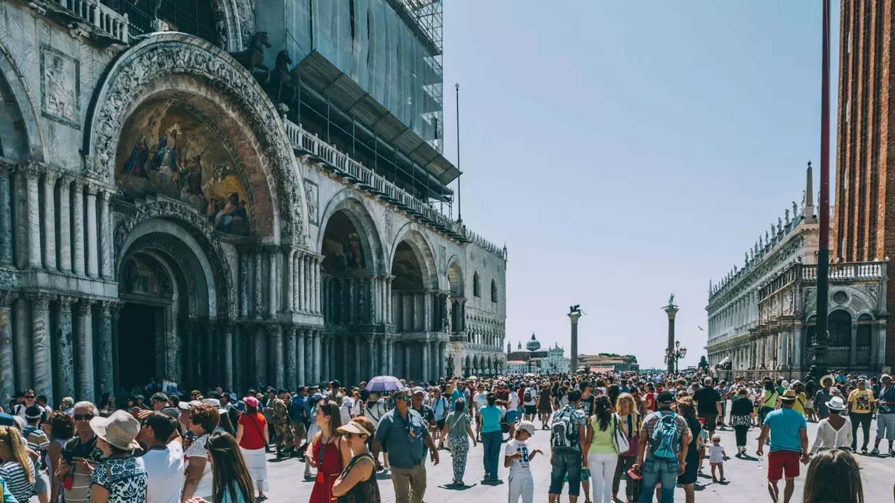 Overturizmus, avagy hogyan nézzünk szembe a tömegturizmus hosszú árnyékával