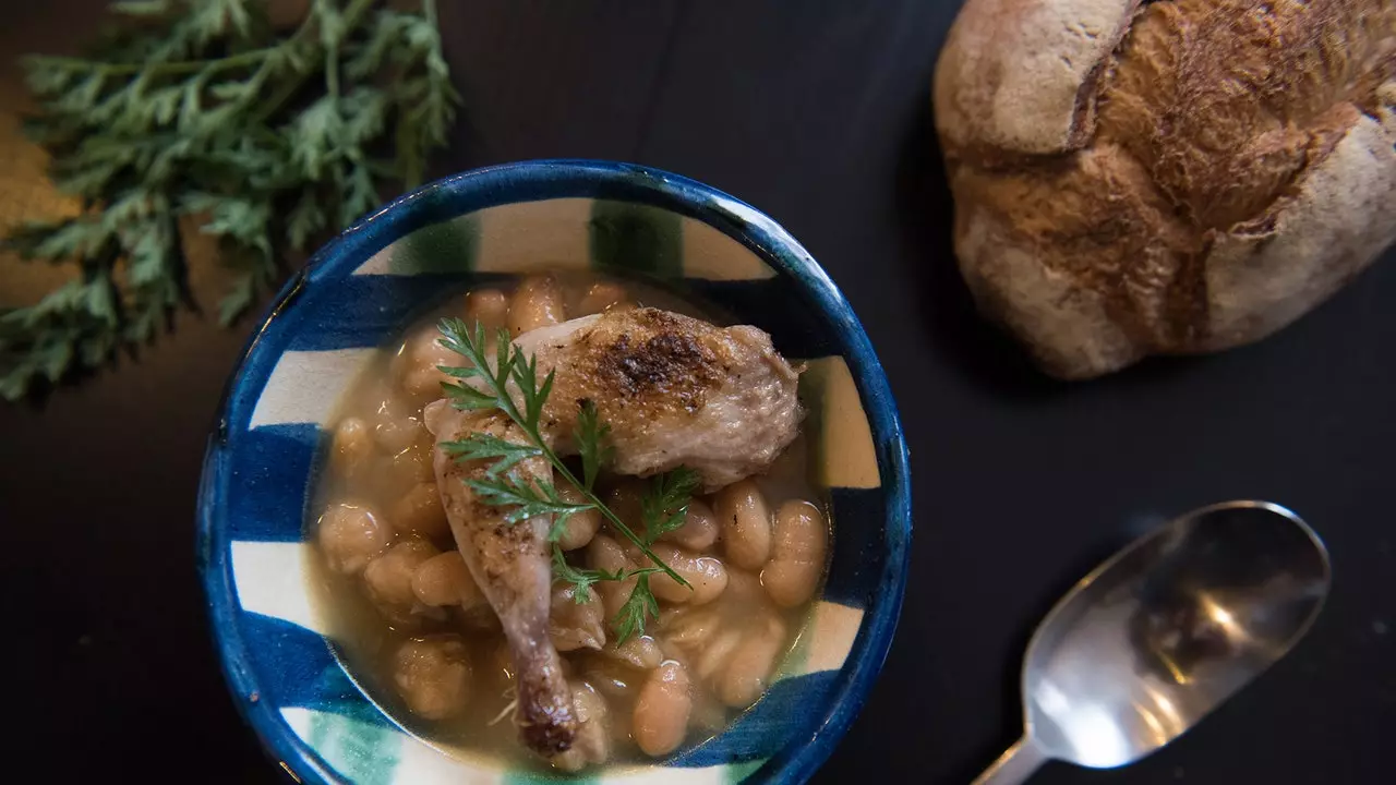 Você quer cozinhar como seus ancestrais? Esses vídeos mostram como fazer