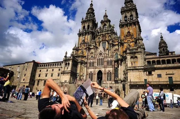 Foclóir bunúsach chun tú féin a chosaint má thaistealaíonn tú go Galicia